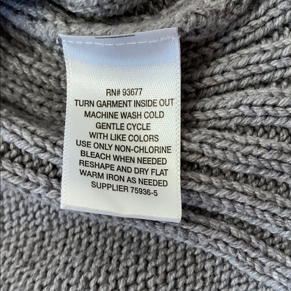 Liz Claiborne Gray Sweater - Picture 6 of 7